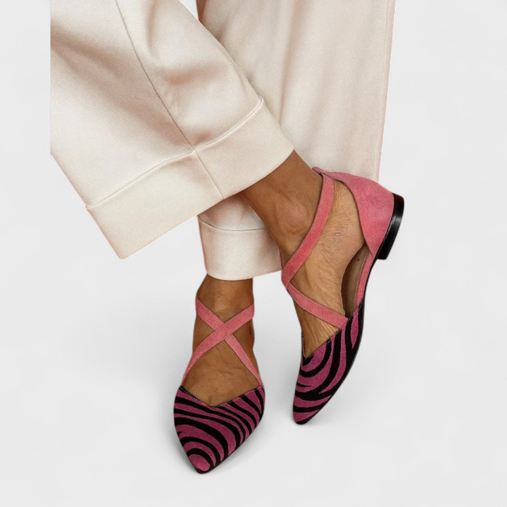Asilia – Gestreifte Sandalen mit spitzem Zeh