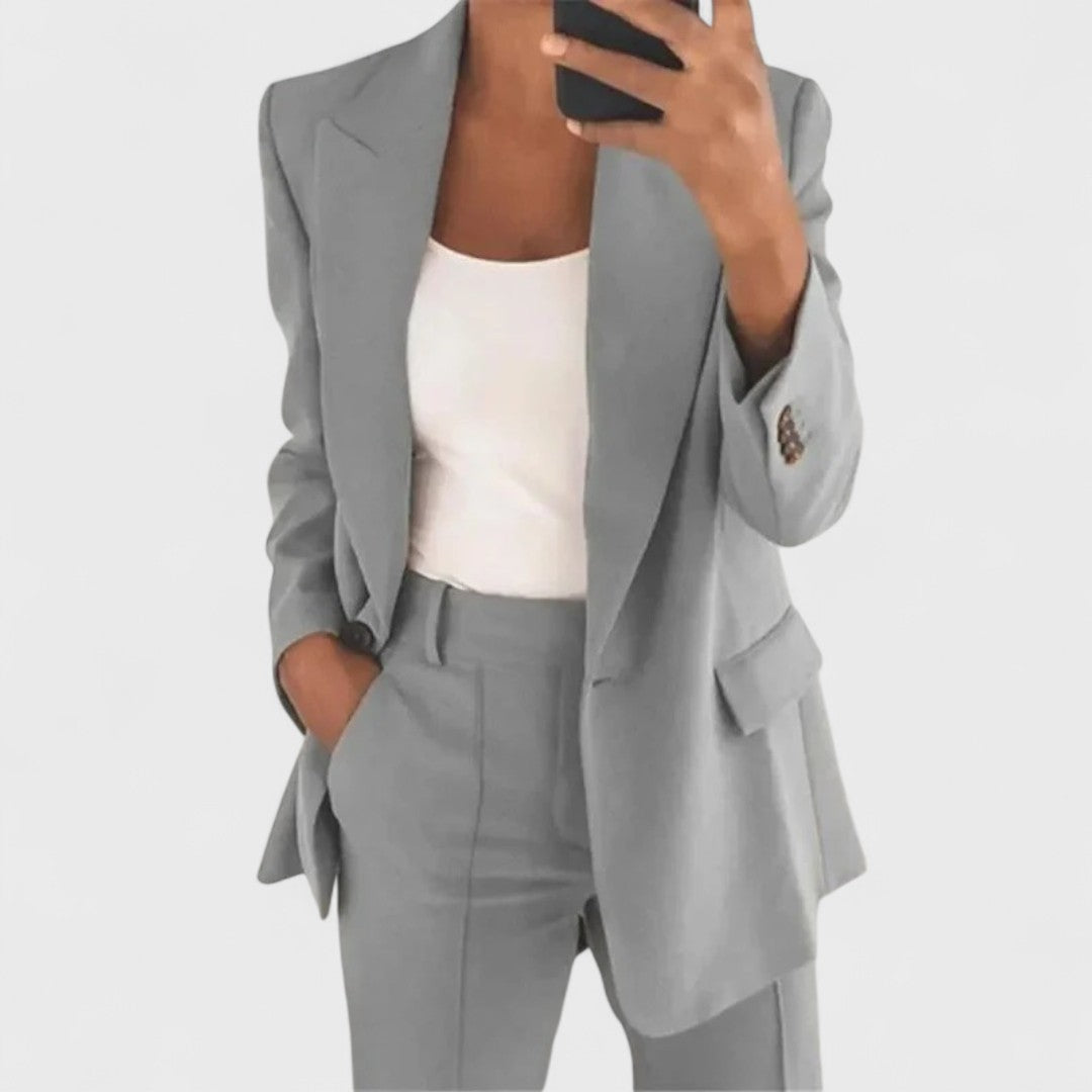 Leila | Elegantes Handgefertigtes Damenoutfit